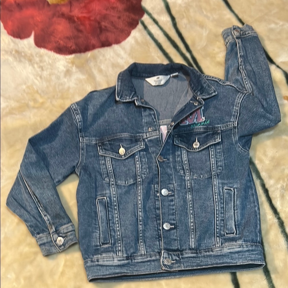 Classic Blue Jean Jacket with Trucker Style